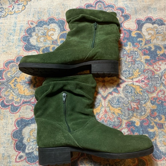 MARTINO Green Suede Pull On Boots Made in Canada - Picture 3 of 8